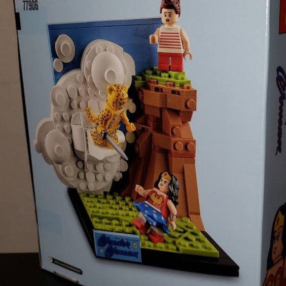 SEALED - LEGO DC Wonder Woman 77906 SDCC E… - Picture 9 of 10